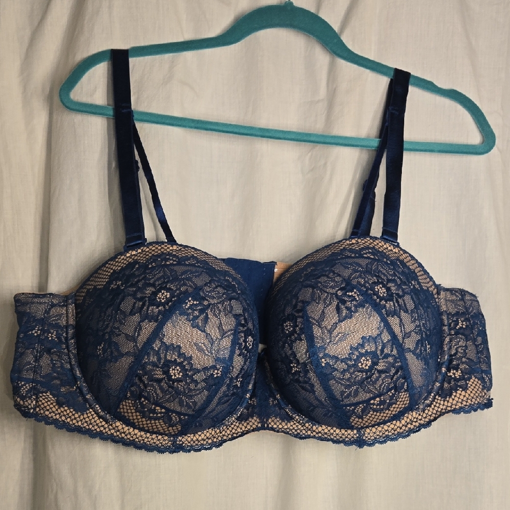 Elegant Lace Underwire Bra in Deep Blue